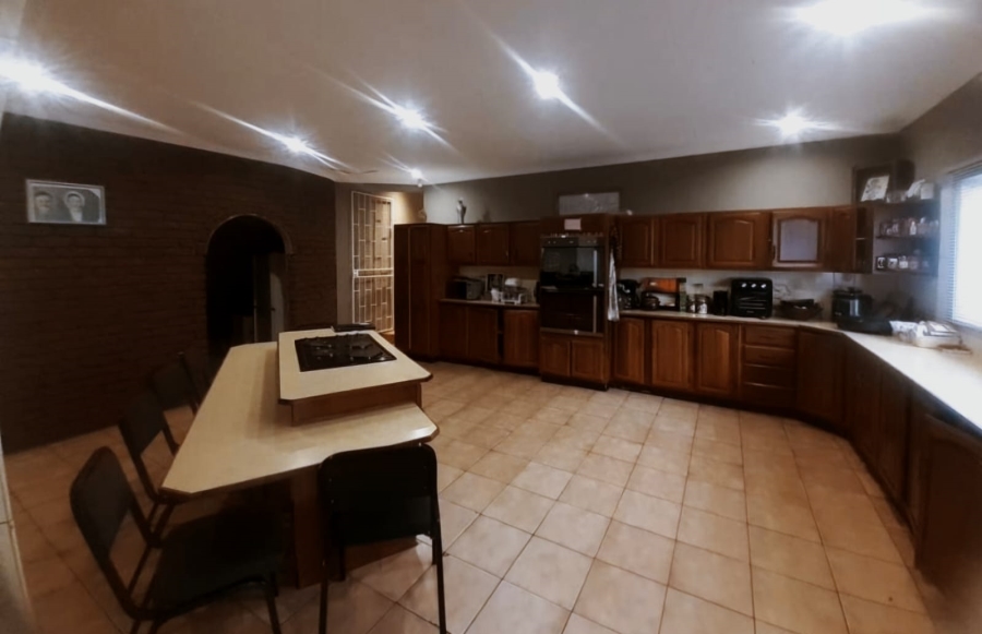 4 Bedroom Property for Sale in Safari Gardens North West